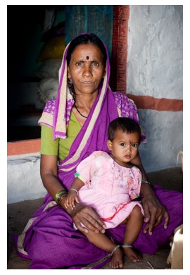 An Indian woman and her child, ©iStockphoto.com/VikramRaghuvanshi 