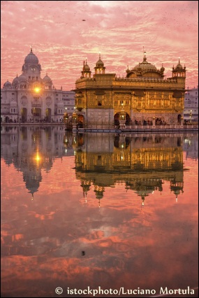 The golden temple in Amritsar, ©iStockphoto.com/Luciano Mortula