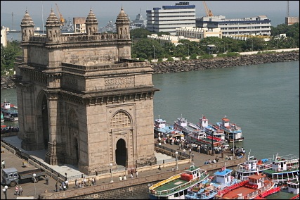 India Gate in Mumbai, by the harbor