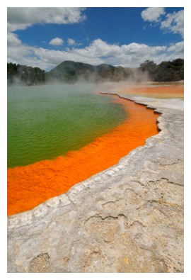 Volcanic lake in New Zealand, ©iStockphoto.com/repox