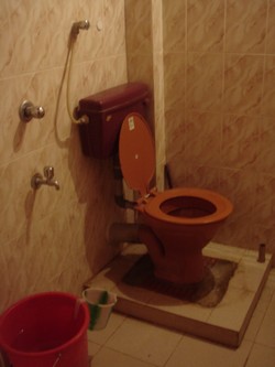 Toilet at a guesthouse in Palolem, South Goa