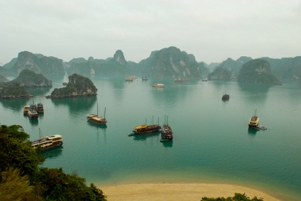 Halong Bay in Vietnam, ©iStockphoto.com/Guenter Guni
